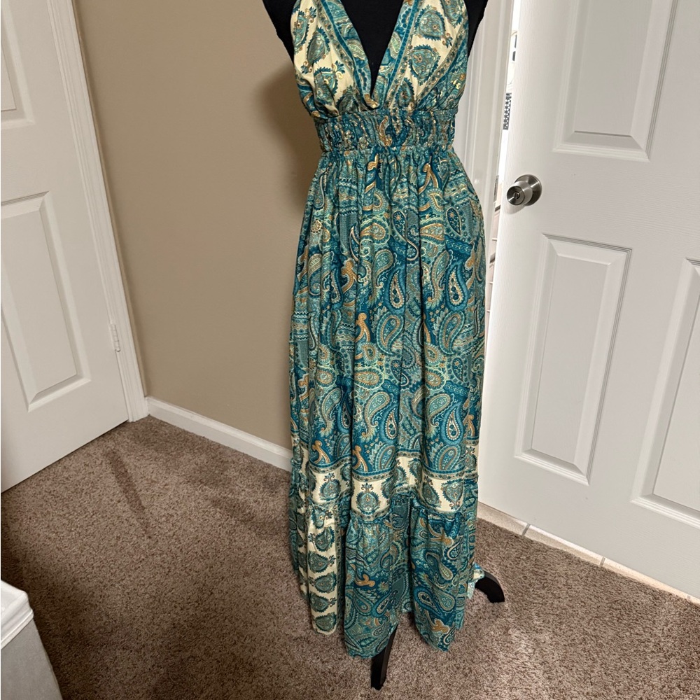 Chic Paisley Maxi Dress in Teal and Cream